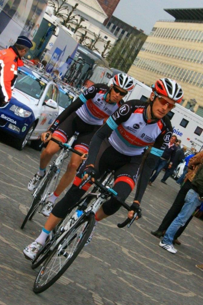 Andy Schleck on his way to the start