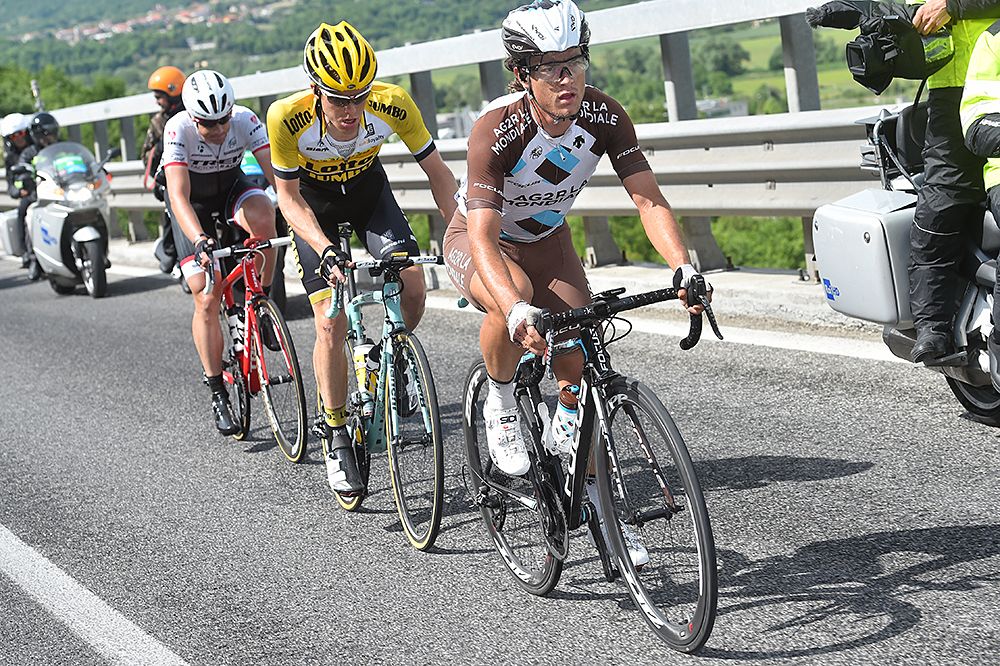 Carlos Betancur (Ag2r-La Mondiale) leading Steven Kruijswijk (LottoNL-Jumbo)