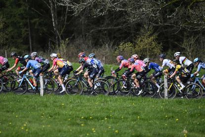 Women's peloton at Liège-Bastogne-Liège