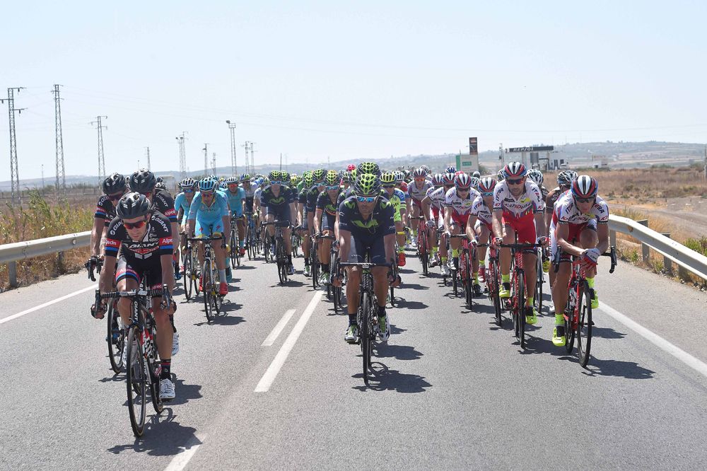 The peloton rolls along in the Andaluc&iacute;an heat