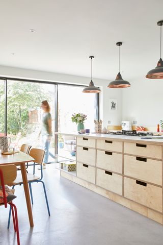 Taking on a major renovation project gave Clara and Liam the perfect opportunity to flex their design skills, resulting in this beautiful and bright modern kitchen