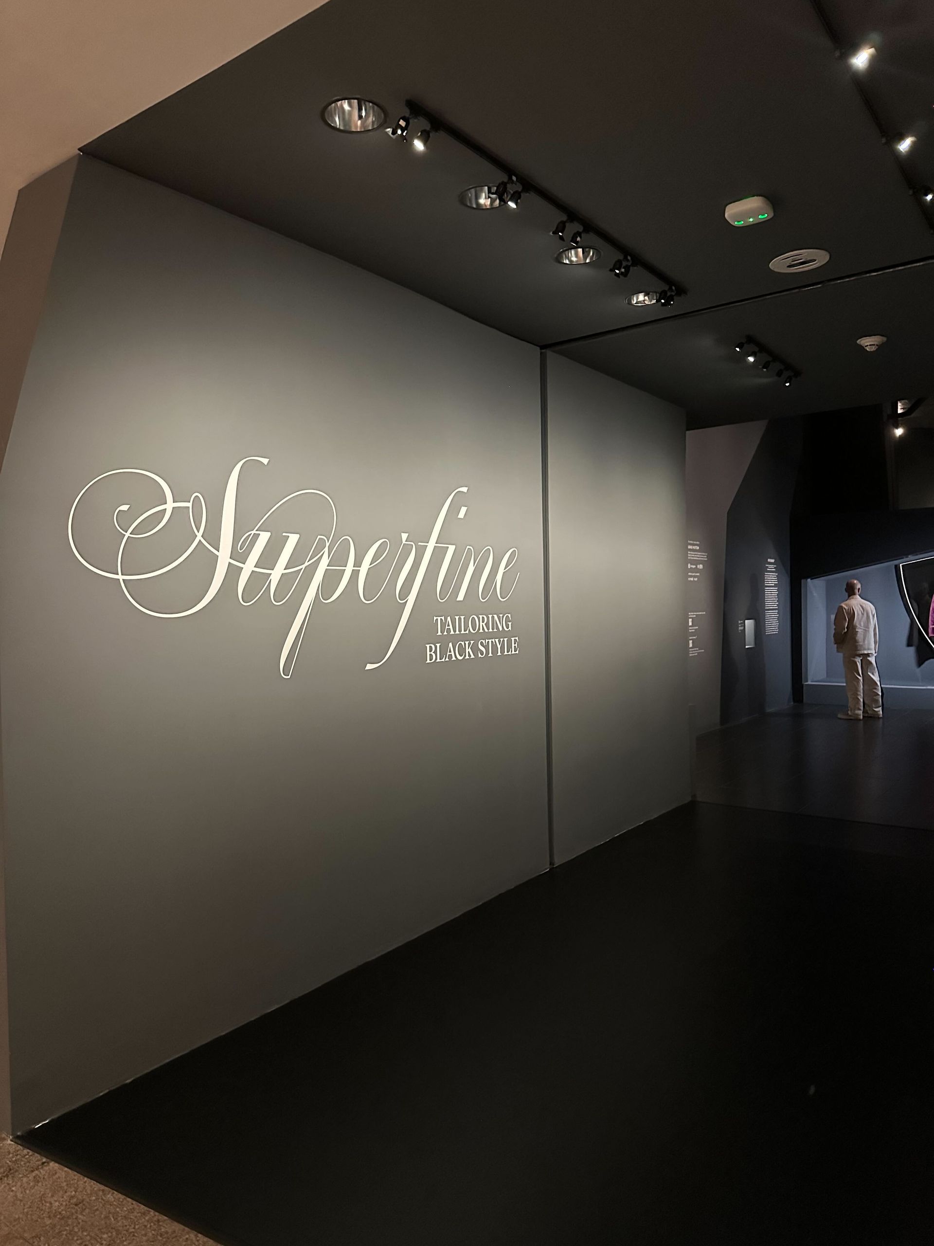 met gala exhibit entrance