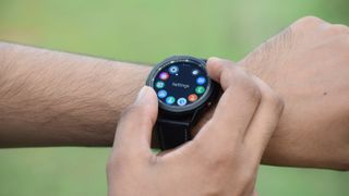 Galaxy watch outlet bixby