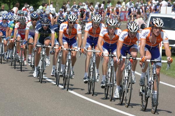 Flens and his Rabobank crew pulls along the peloton.