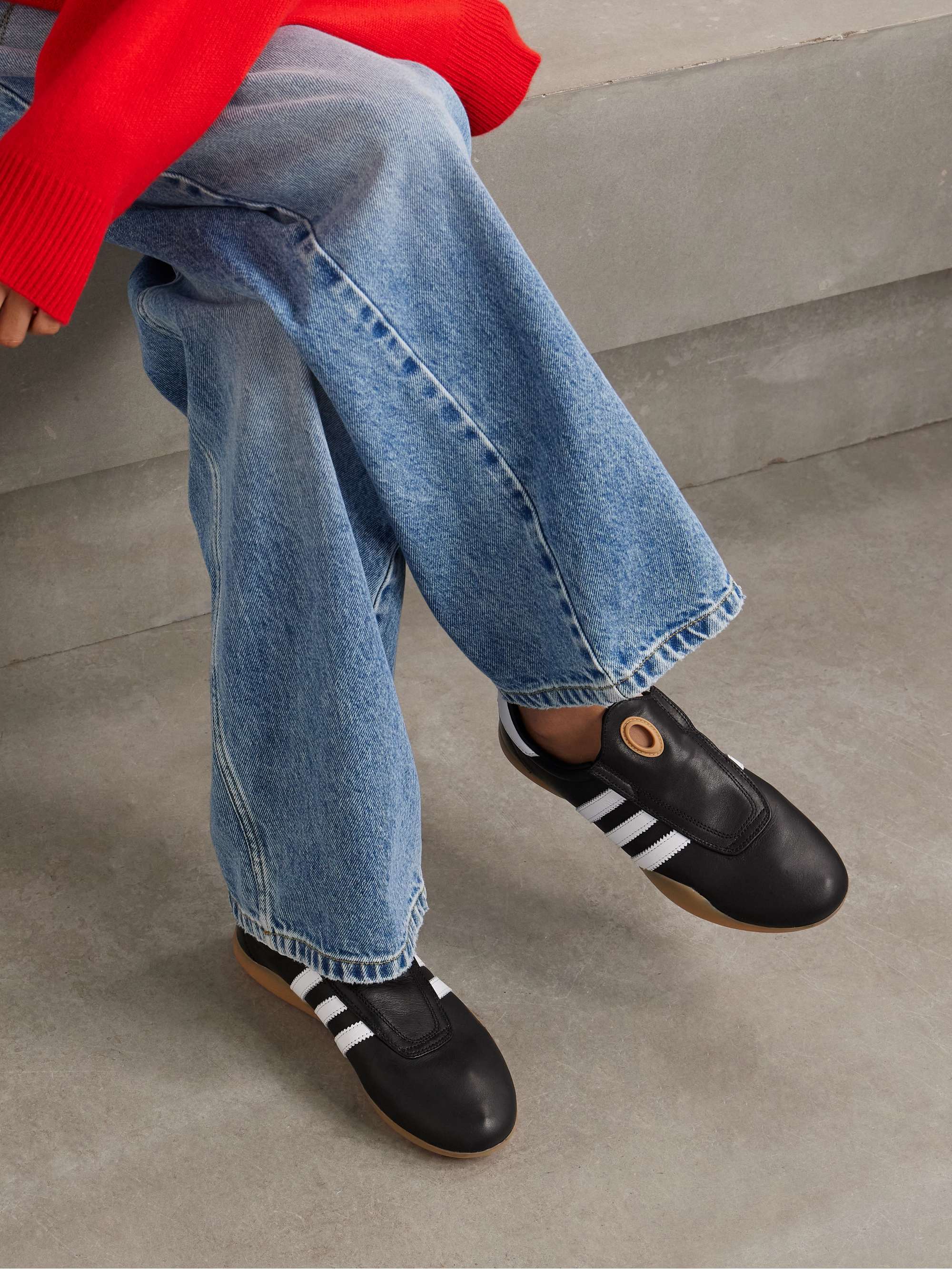 Taekwondo plum leather sneakers