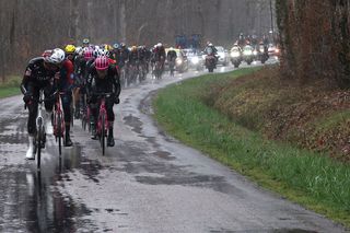 Paris-Nice stage 4 LIVE - Race leader Juan Ayuso taken out in crash as crosswinds and bad weather cause chaos