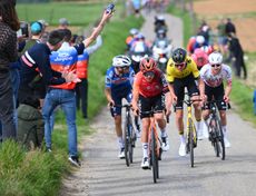 Tom Pidcock on the attack at the Amstel Gold Race 2024