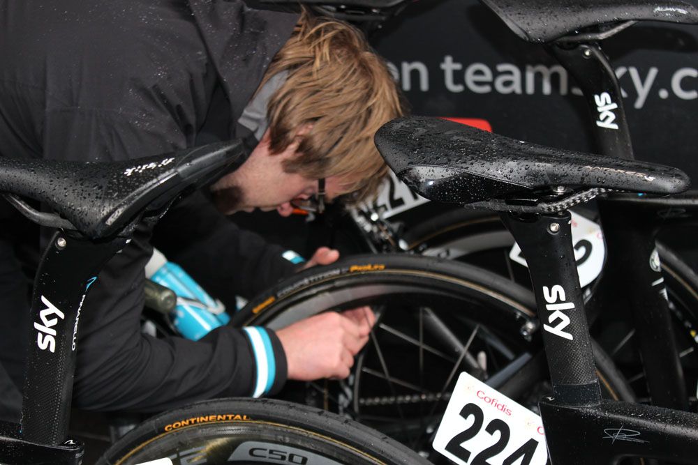 Last minute changes outside the Team Sky bus