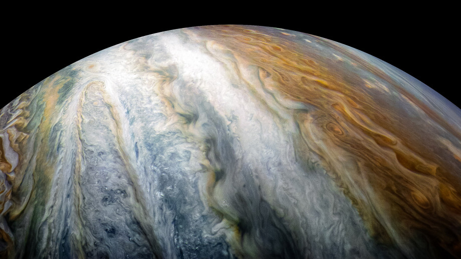 jupiter&#039;s swirling clouds