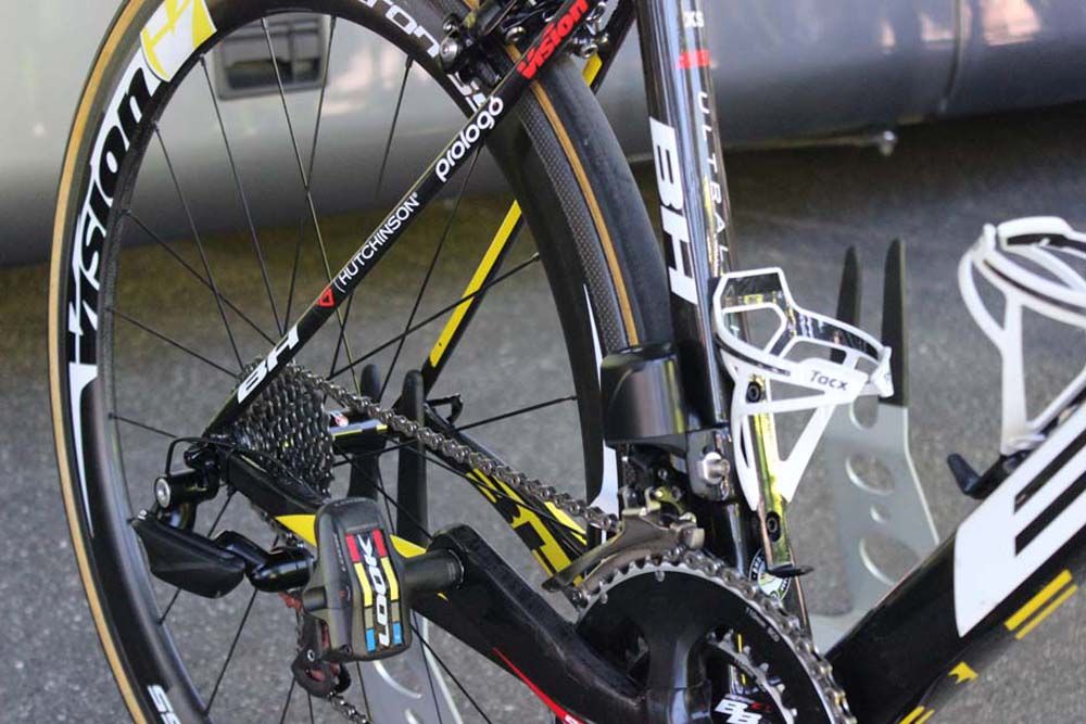 The FSA gears are powered via a cable to a central battery