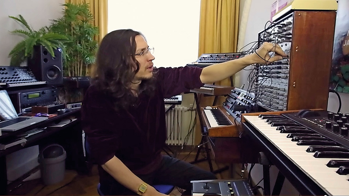 4. Legowelt