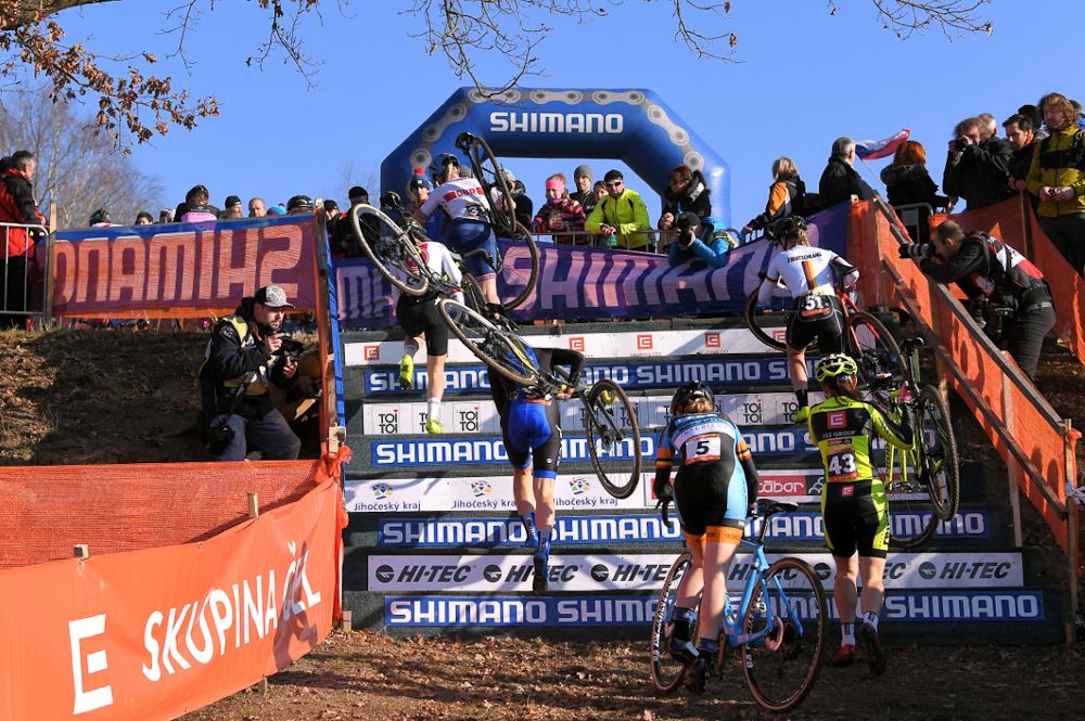 Joyce Vanderbeken, Kamila Janu and Judith Krahl race at Tabor