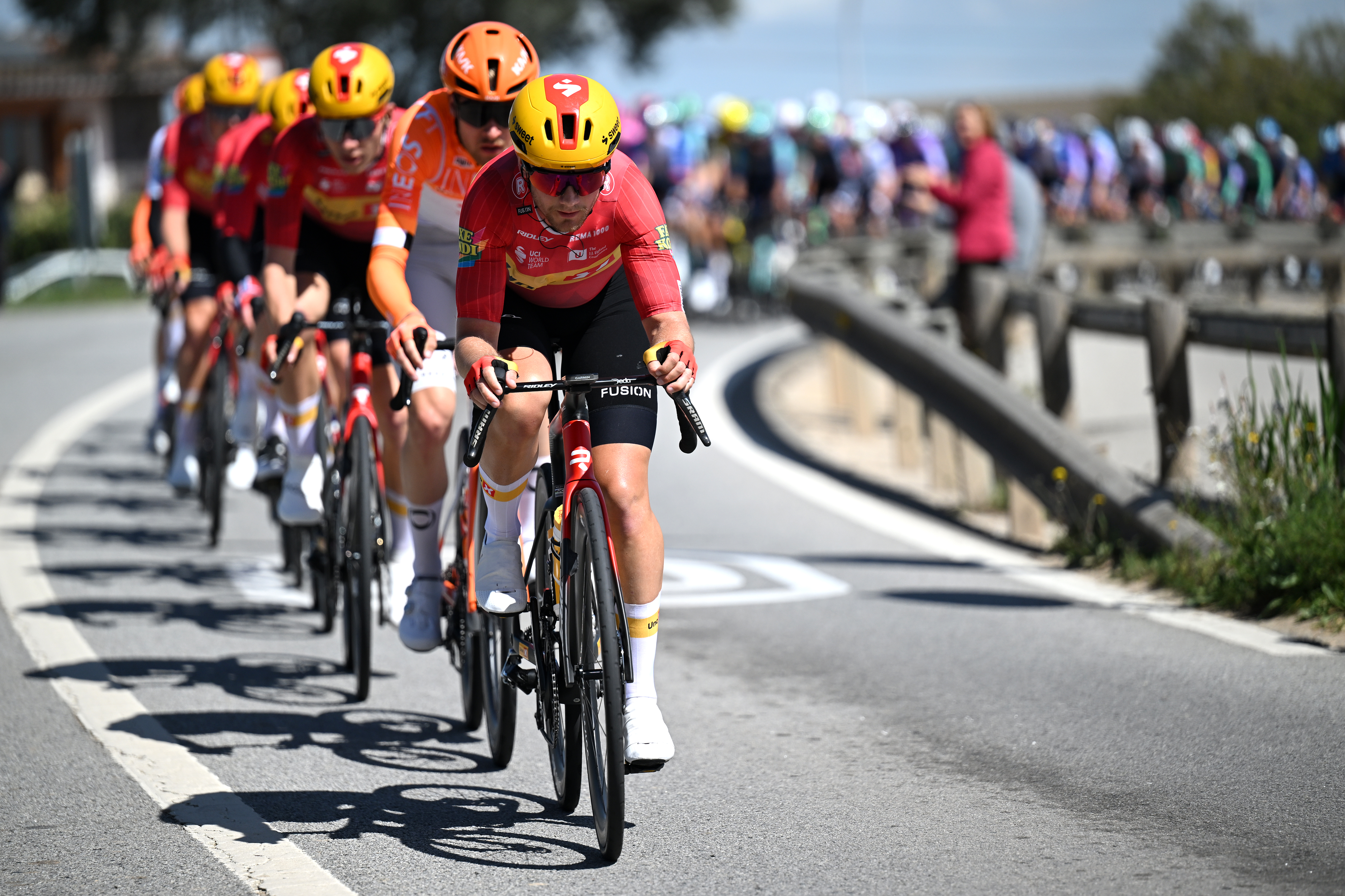 Martin Urianstad leads the peloton at stage 4 of the Volta a Catalunya 2026.