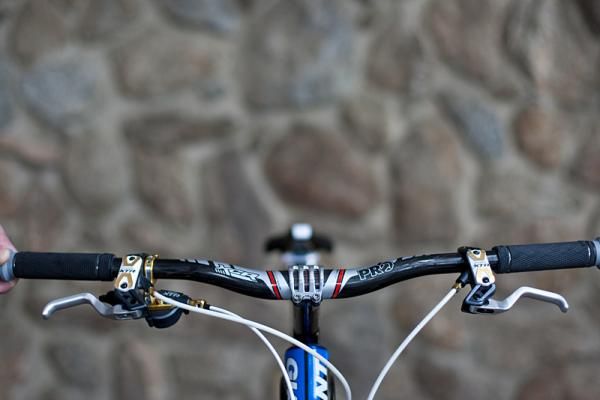 The Shimano XTR Yumeya edition highlights are very visible from the front.