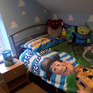 toy story bedroom