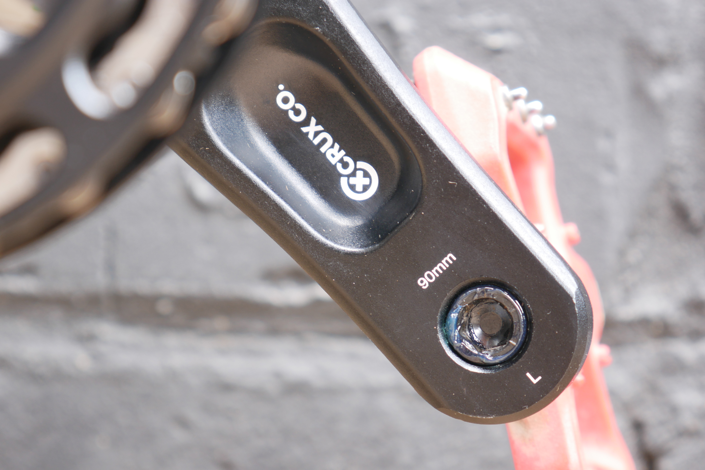 the back of the Short 90mm cranks of the Early Rider Seeker 16