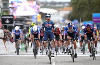 As it happened: opening stage of the Volta ao Algarve decided by messy bunch sprint