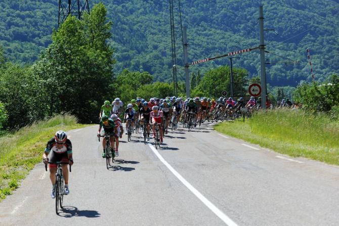 Riders on the attack in stage 6 of the Crit&eacute;rium du Dauphin&eacute;