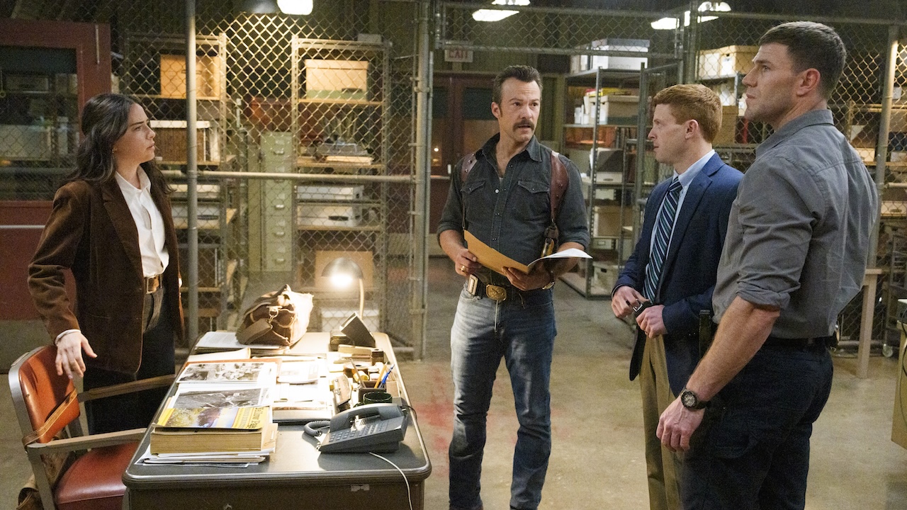 Lala, Franks, Randy and Gibbs in the NCIS: Origins bullpen