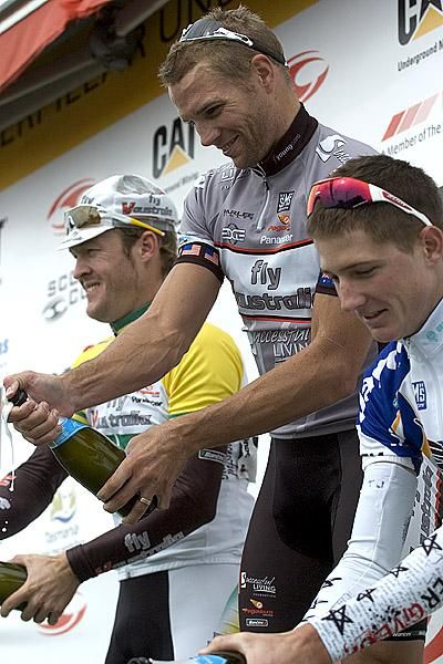Stage one podium (l-r): Bernard Sulzberger (2nd,Fly V Australia), Jonathan Cantwell (1st,Fly V Australia), and David Tanner (3rd,Jayco/VIS).