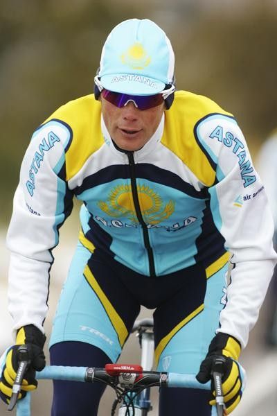 Chris Horner comes to the front.