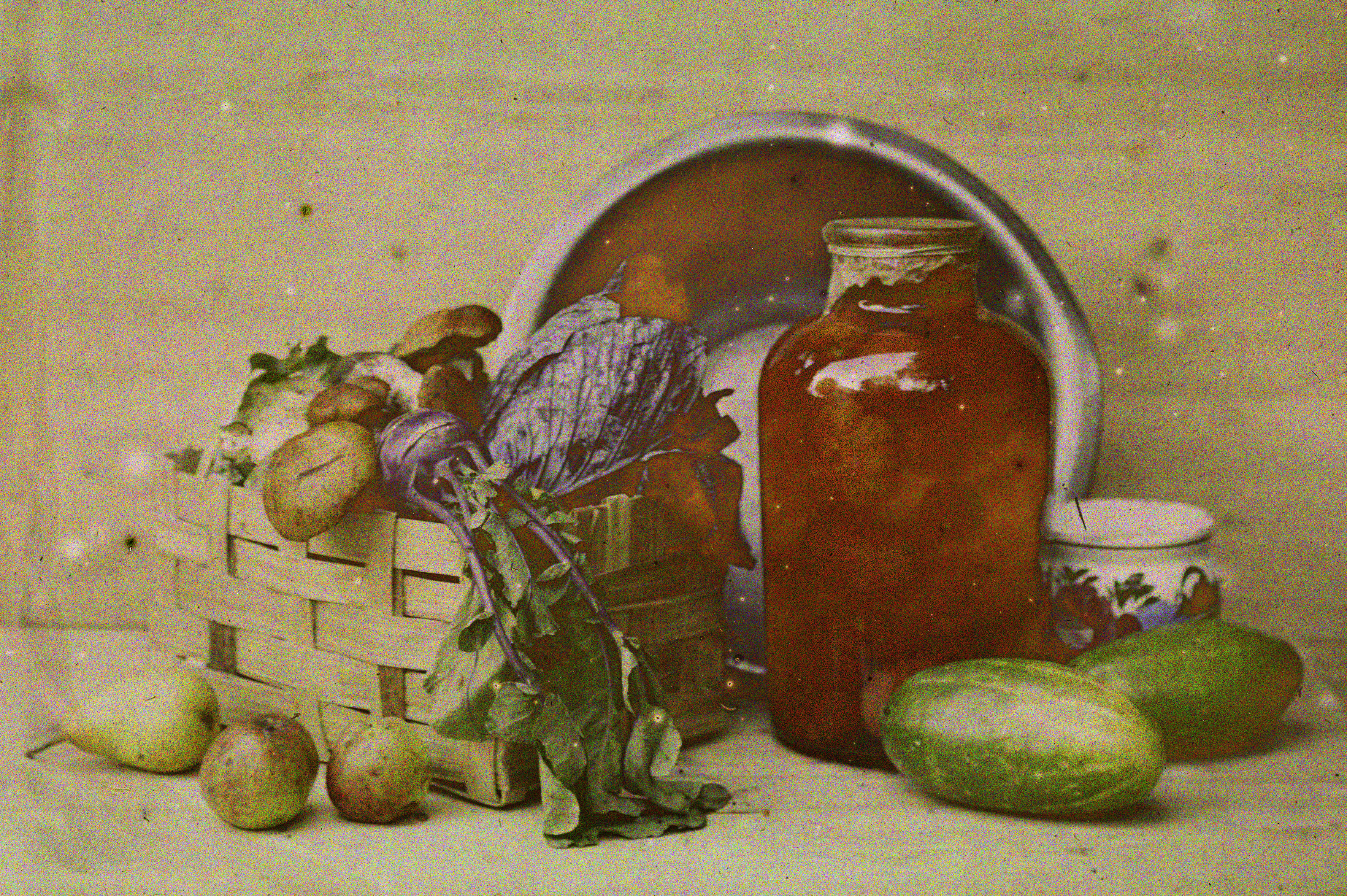 Still life with vegetables and mushrooms. Autochrome Lumi&egrave;re. Photograph probably by Franz Kaiser. About 1908. See also image 00621240. (Photo by Archiv Setzer-Tschiedel/Imagno/Getty Images) Stillleben mit Gem&uuml;se und Pilzen. Autochrom-Platte. Photographie vermutlich von Franz Kaiser um 1908. Siehe auch Mediennummer 00621240.