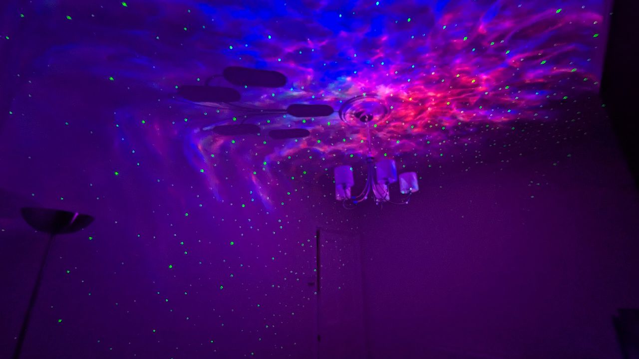 Pikoy Galaxy Light Projector during review