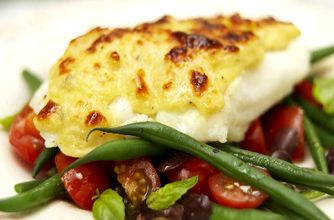 Cheesy cod with green bean salad Recipes | GoodtoKnow