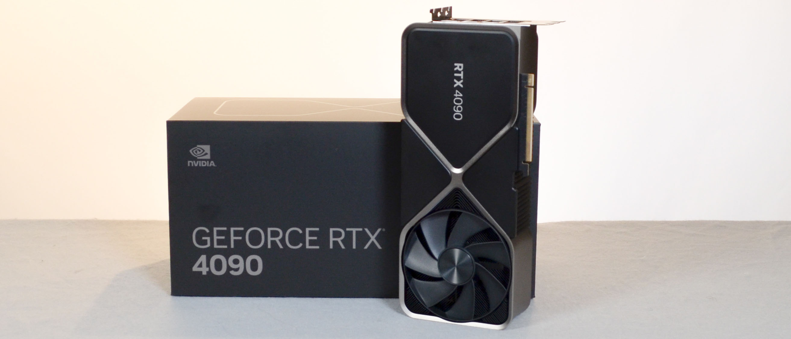 Cette GeForce RTX 4090 au design unique est enfin disponible à la