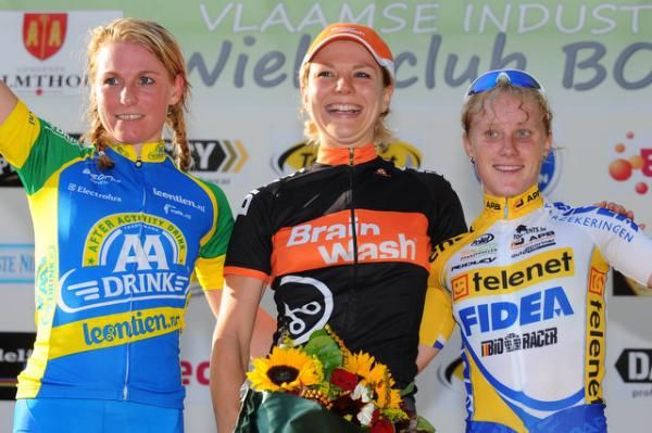 The women's podium in Kalmthout: Daphny Van Den Brand, Sanne van Paassen and Pavla Havlikova