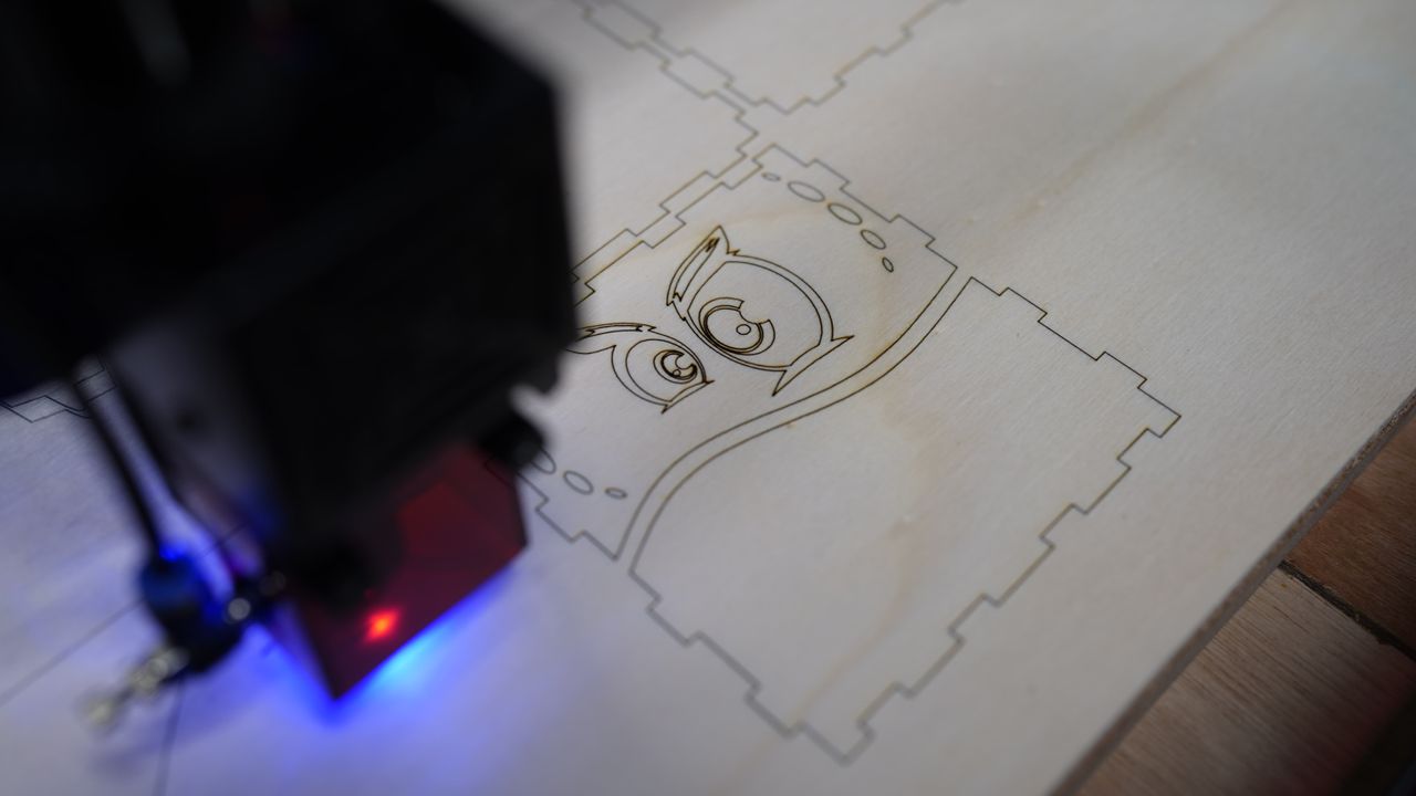 Two Trees Engraver