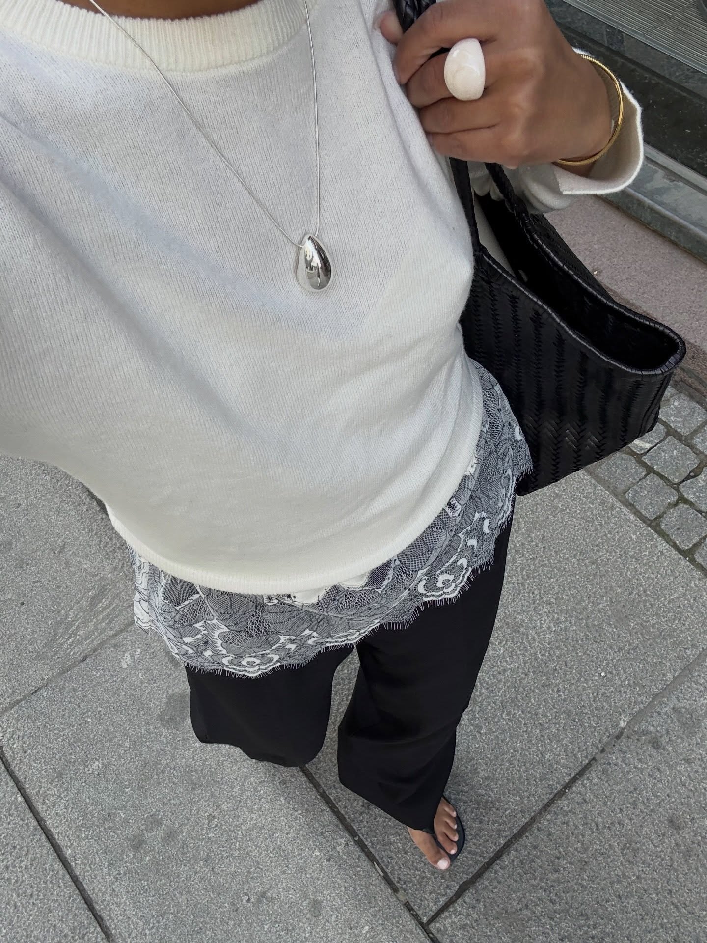 minimalist-fashion-capsule-wardrobe-2026