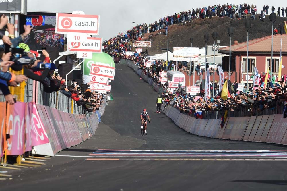 Big crowds at the finish on Etna at the 2017 Giro