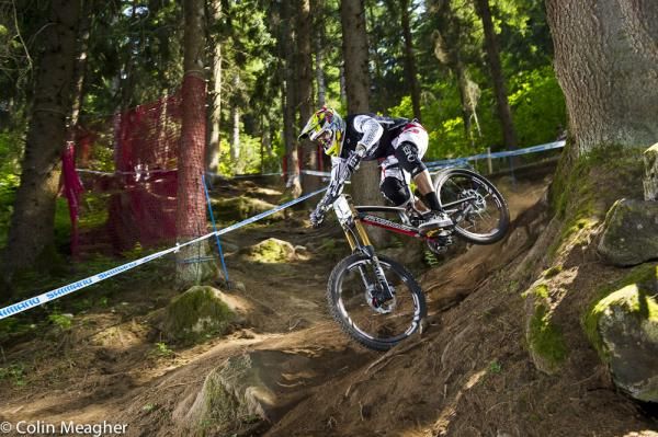 Greg Minnaar (Santa Cruz Syndicate) on his way to second