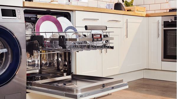 AEG Comfortlift FSS62800P dishwasher 