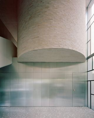 South Yarra House interior with curved wall