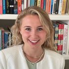 Laura Honey headshot