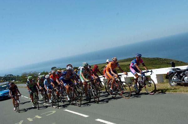 The early break on the Alto De Jakzibel