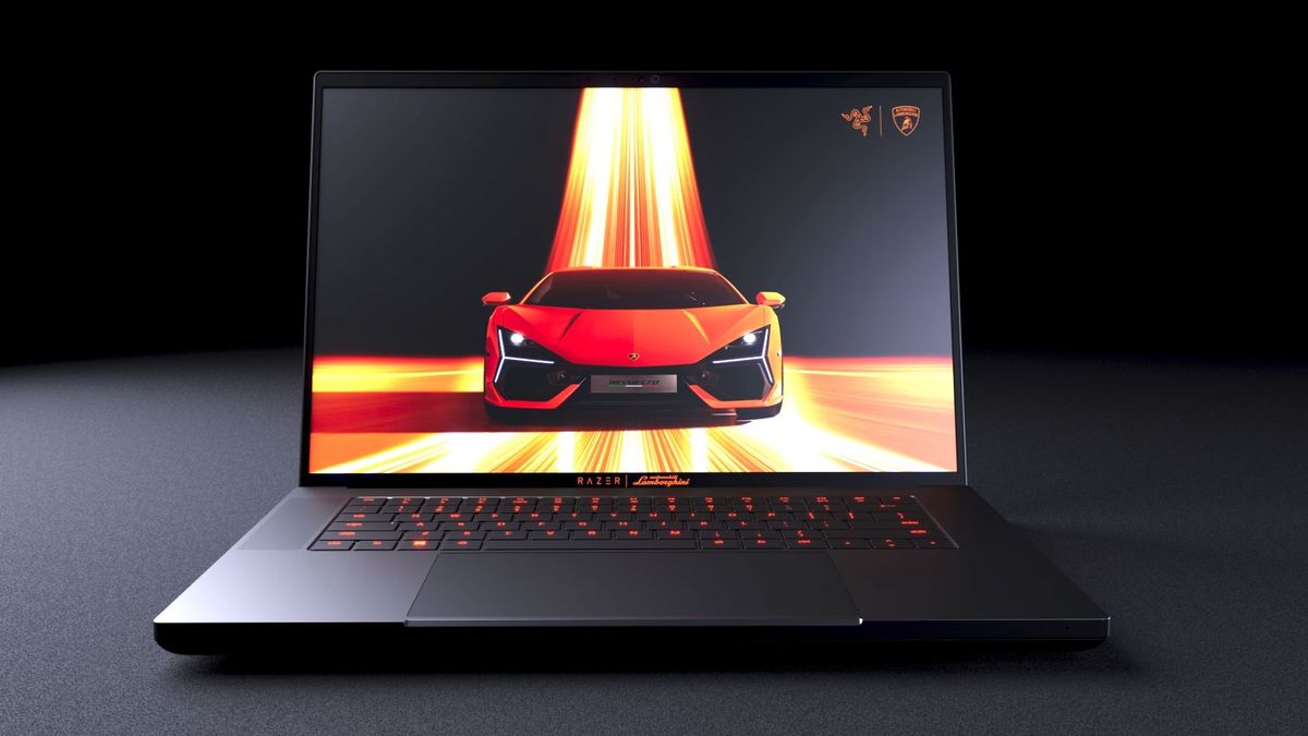 Image of the Razer Blade 16 x Automobili Lamborghini Edition.