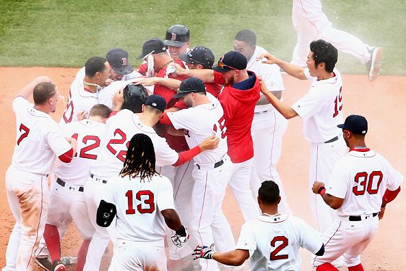 Red Sox celebrate David Ortiz&amp;#039;s walk-off double