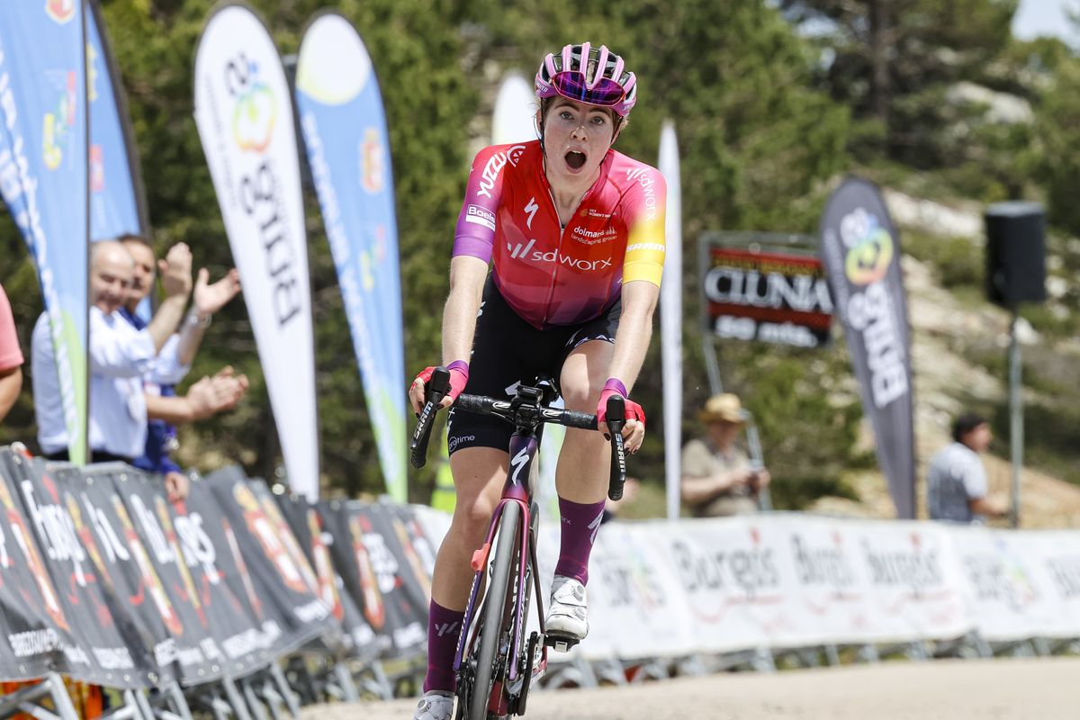 Vuelta a Burgos Feminas 2022 - 7th Edition - 4st Stage - Covarubias - Lagunas de Neila 125,1 km - 22/05/2022 - Demi Vollering (NED - Team SD Worx) - photo Rafa Gomez/SprintCyclingAgency&Acirc;&copy;2022