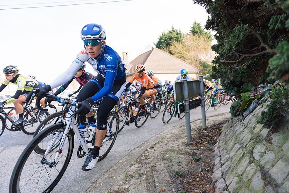 Iris Slappendel takes the inside line - 2016 Omloop van het Hageland - Tielt-Winge