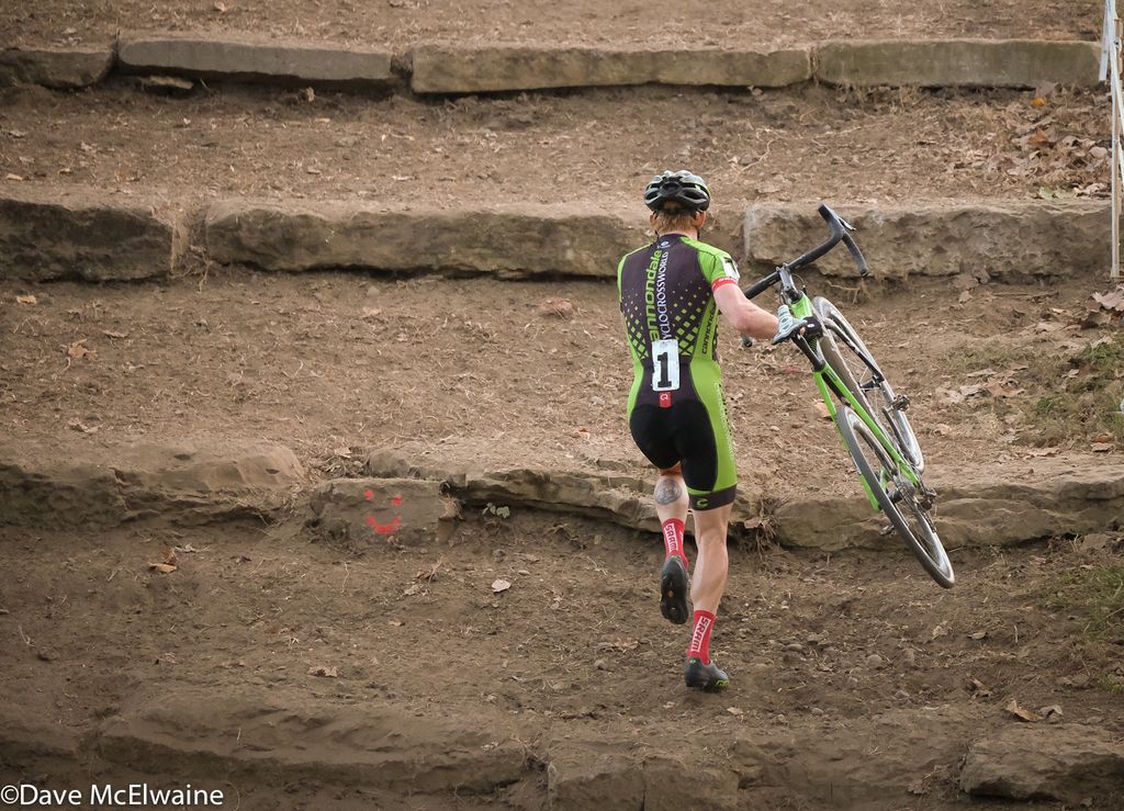 Stephen Hyde (Cannondale) running the stairs with a six second lead over Powers