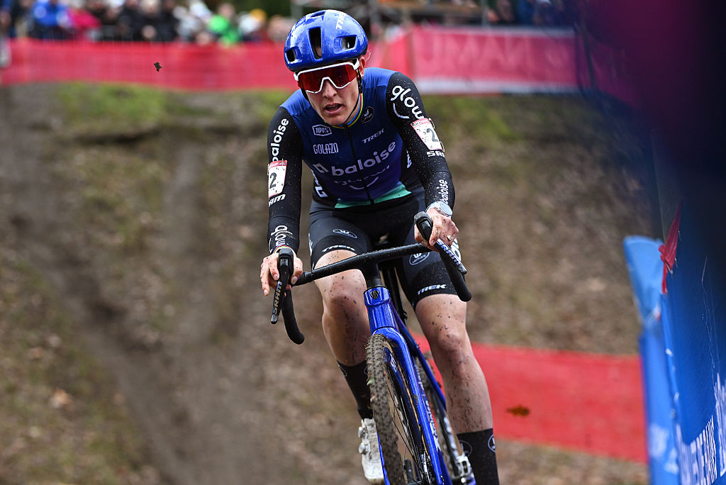 NAMUR, BELGIUM - DECEMBER 14: Lucinda Brand of Netherlands and Team Baloise Glowi Lions competes during the 16th UCI Cyclo-Cross World Cup Namur 2025 - Women's Elite on December 14, 2025 in Namur, Belgium. (Photo by Billy Ceusters/Getty Images)