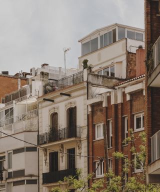 Stylish skinny house in Barcelona