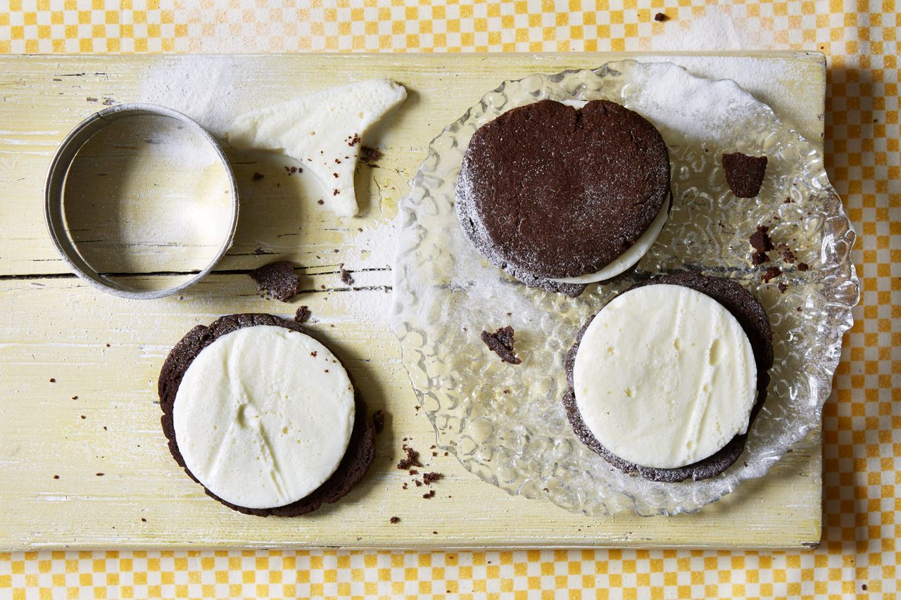 oreo ice cream sandwiches