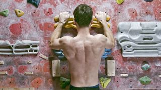 how to train for bouldering: fingerboard