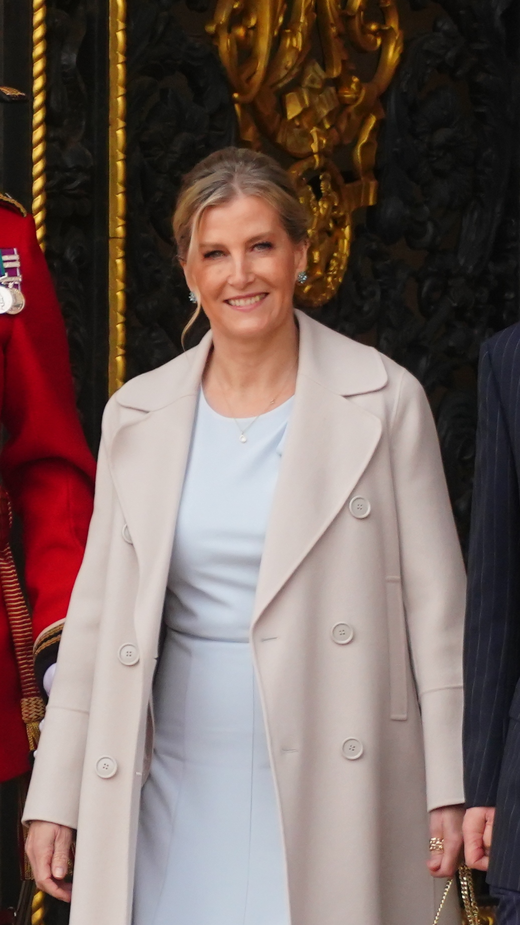 Duchess Sophie's soft grey trench coat is the timeless…