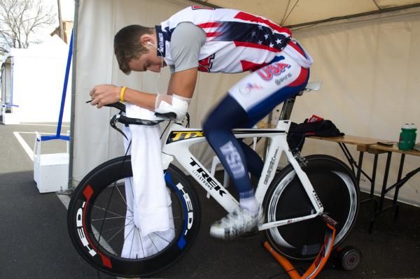 Taylor Phinney warms up