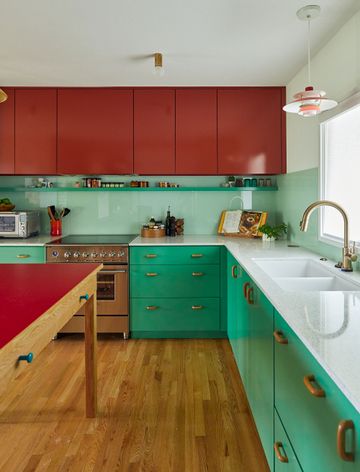 6 bold design tips we learnt from this Gucci-inspired kitchen